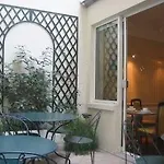 Le Basile باريس