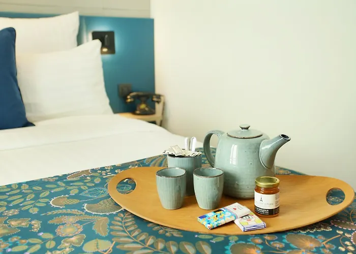 Отель Le Basile Париж