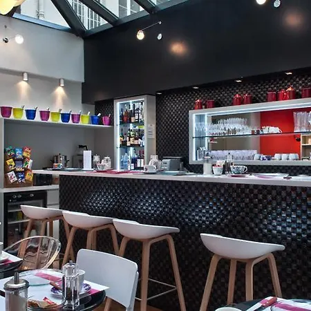 ホテル Le Basile パリ